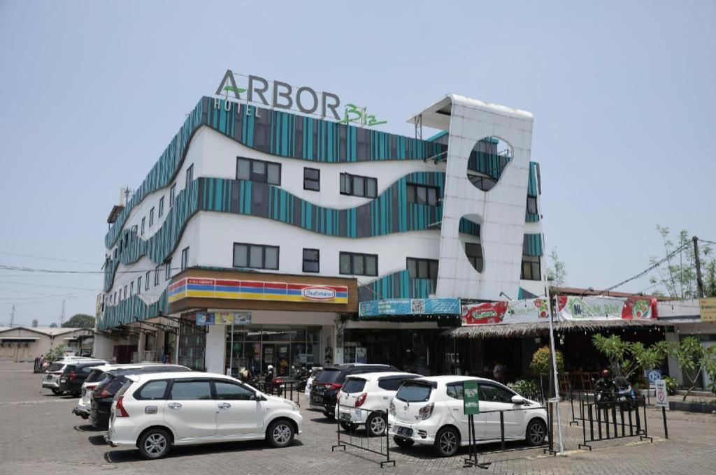 Arbor Biz Hotel 2*