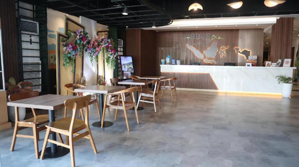 Arbor Biz 2* Makassar